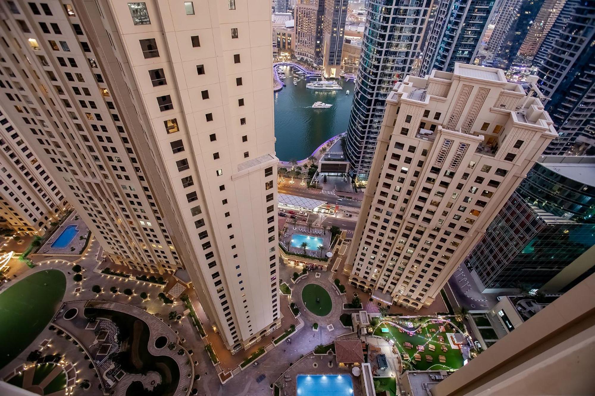 Hotel Berloga Capsules Jbr Dubái Exterior foto