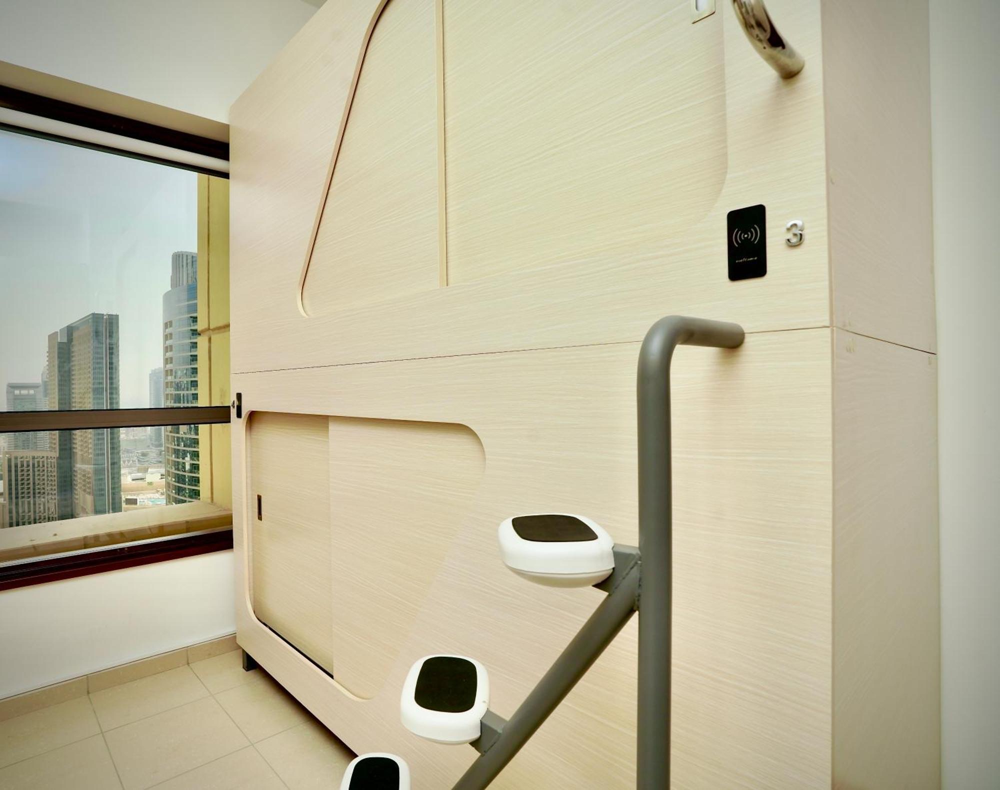 Hotel Berloga Capsules Jbr Dubái Exterior foto