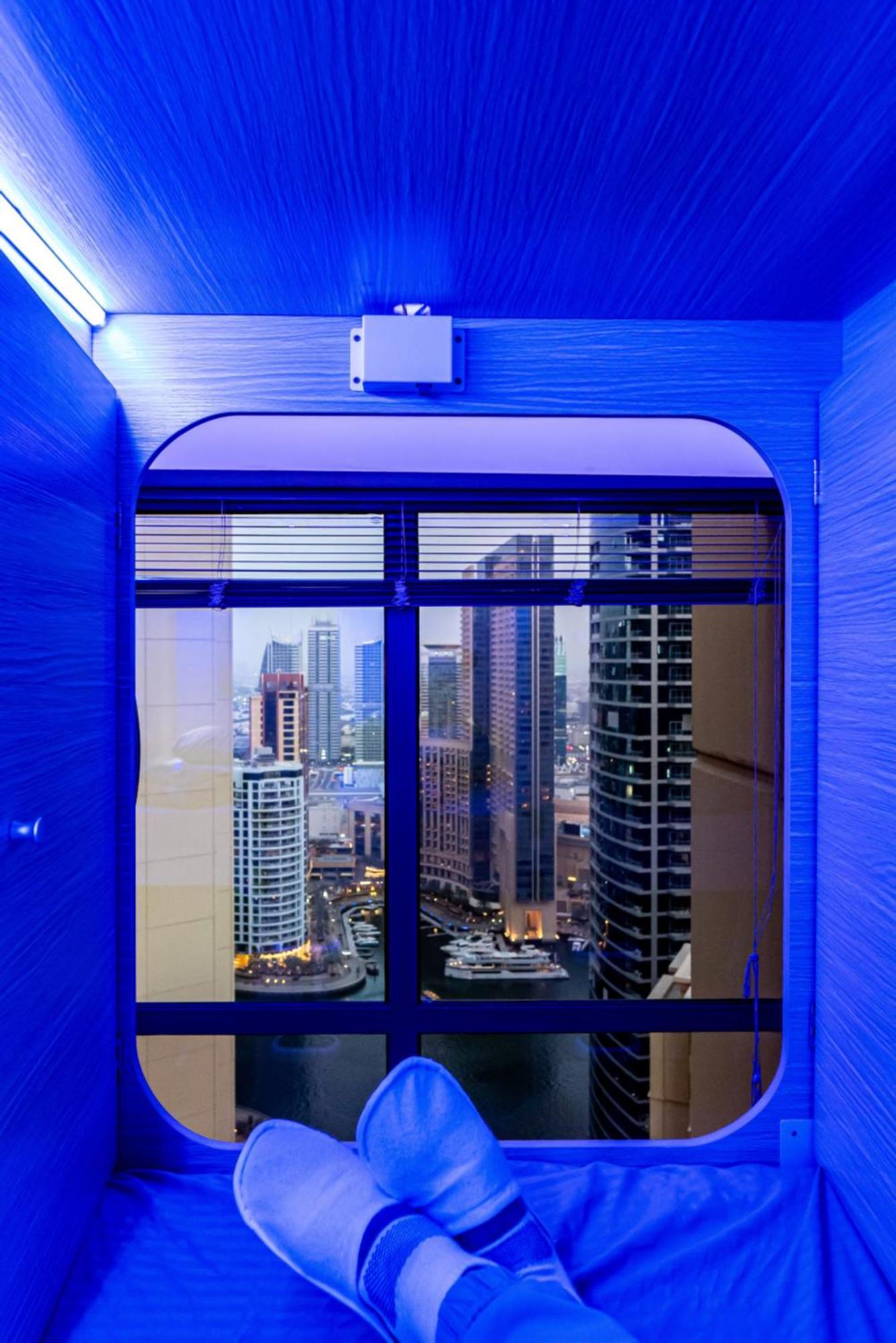 Hotel Berloga Capsules Jbr Dubái Exterior foto