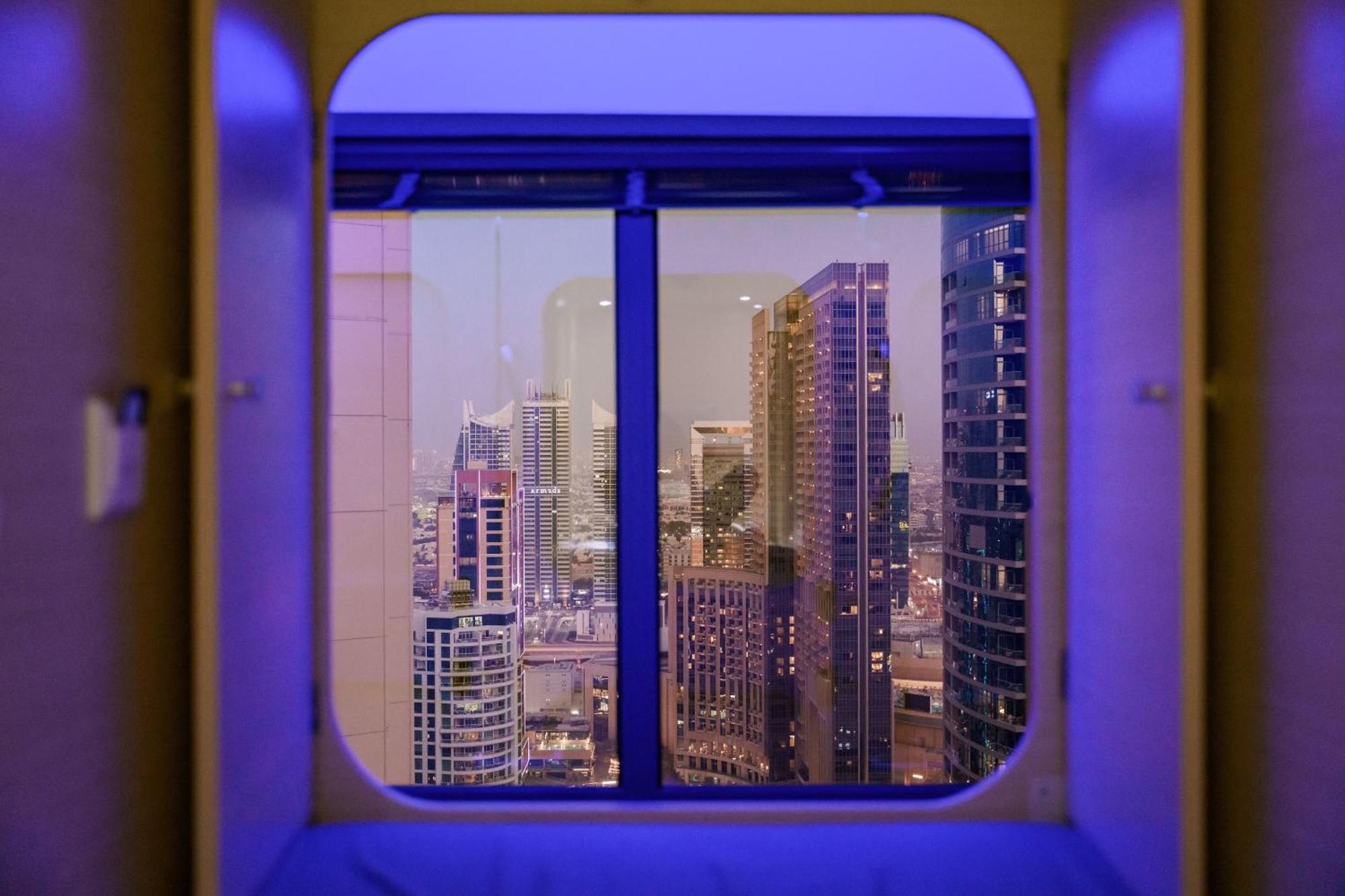Hotel Berloga Capsules Jbr Dubái Exterior foto